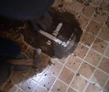 永兴卫生间漏水维修公司为您分享下卫生间渗水如何处理及注意事项